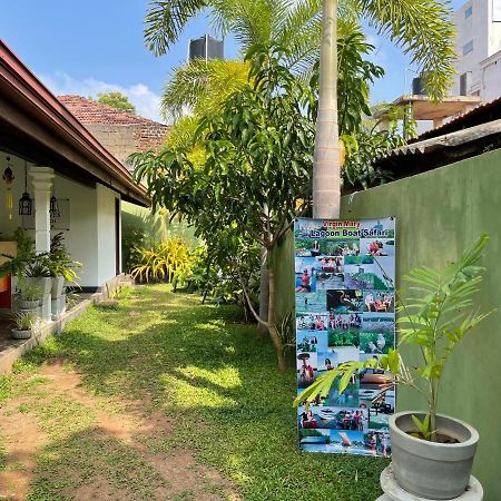 Shenys Beach Villa Negombo Extérieur photo